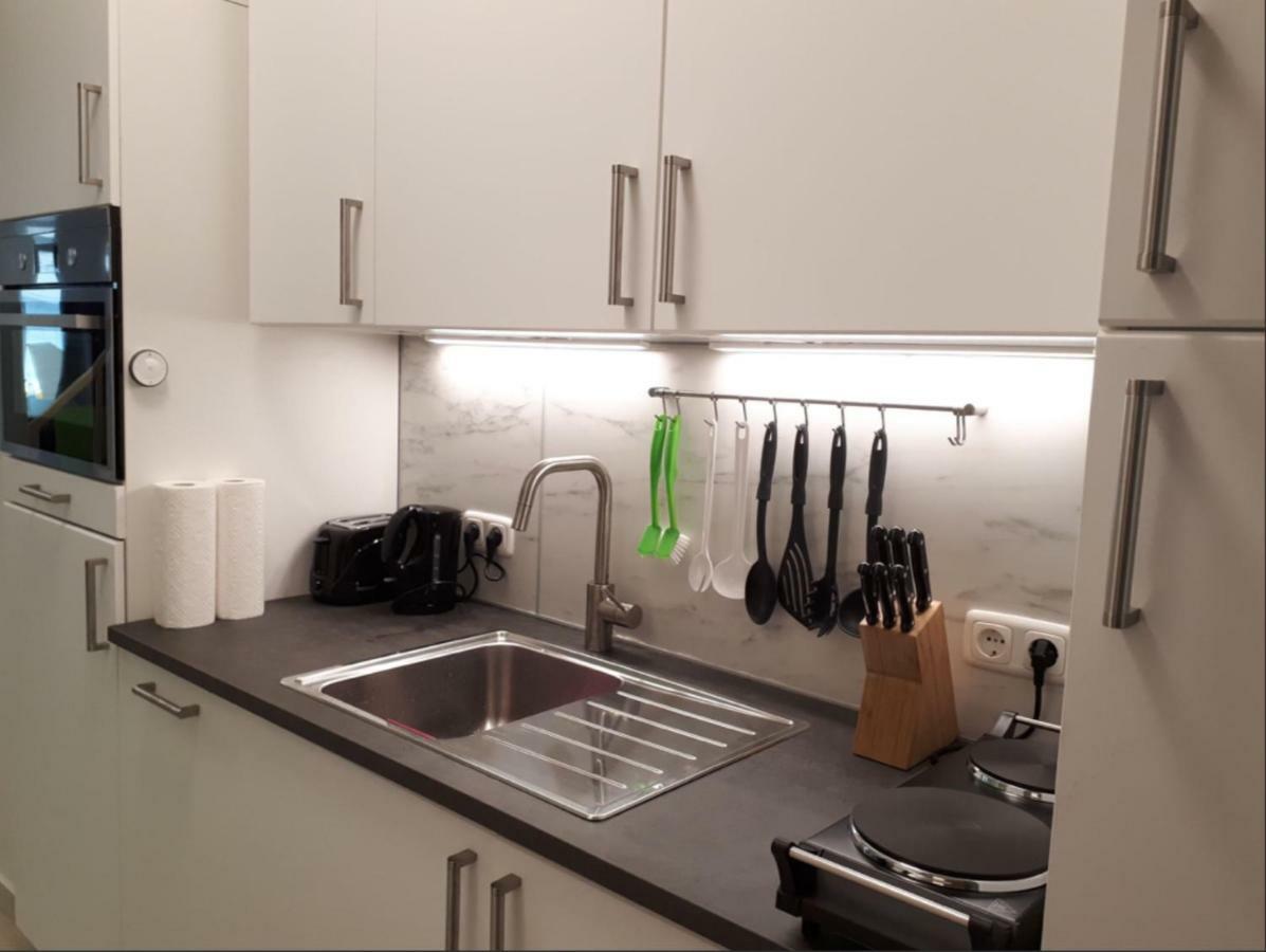 Modern & Beautiful Near Park Apartamento Viena